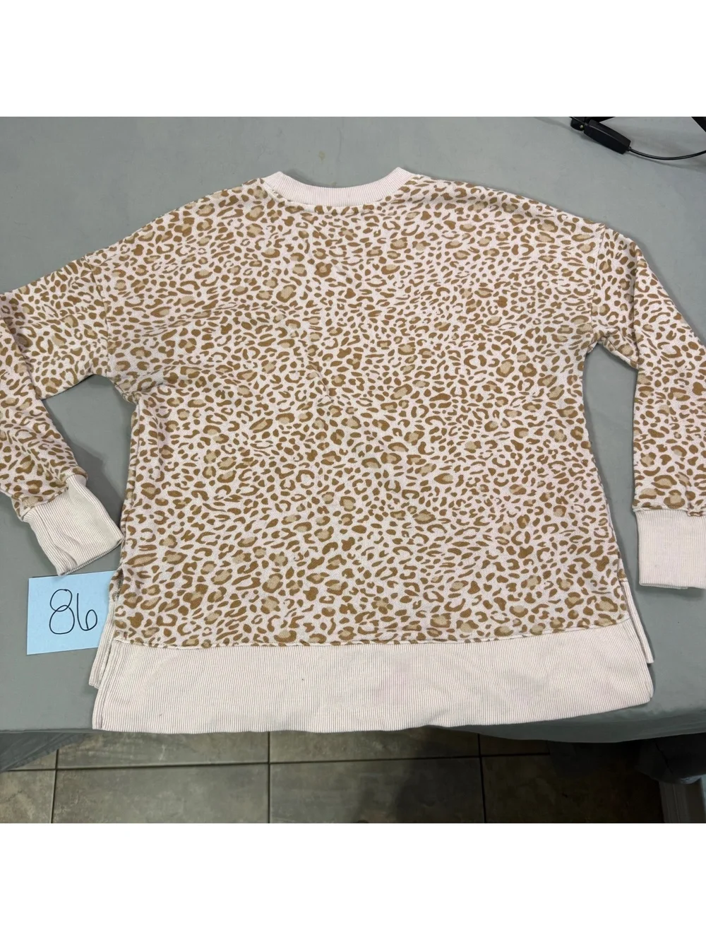 Time and True Women's Medium Leopard Print Pullover Sweatshirt